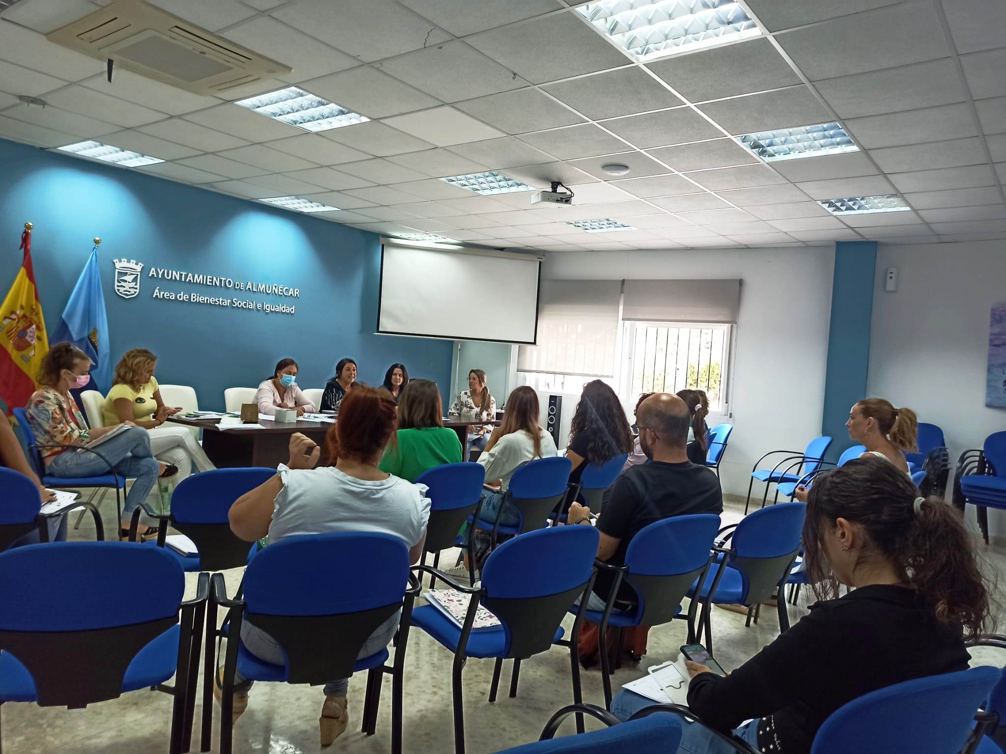 El Ayuntamiento de Almuñécar y los centros educativos coordinarán actividades para la Igualdad, Infancia o Ciudades ante las Drogas 
